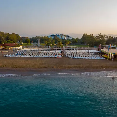 リゾート Amara Family