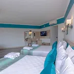 Resort Amara Family Side