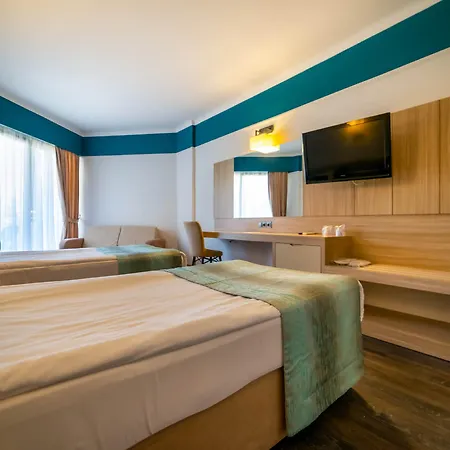 Resort Amara Family Side