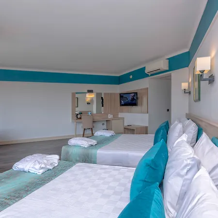 Resort Amara Family Side