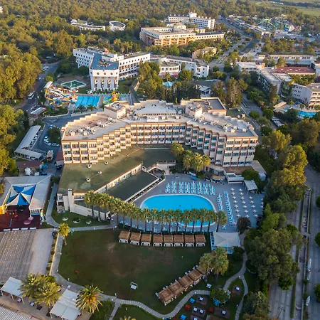 אתר נופש Amara Family 5*