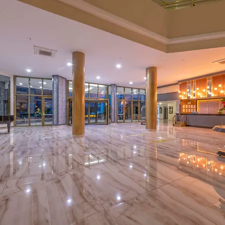 Ośrodek wypoczynkowy Amara Family 5*